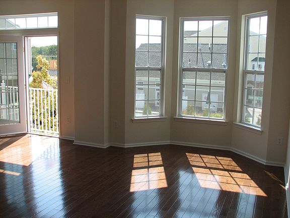 Truly wonderful floors, tiles, carpets, top notch upgrades!!