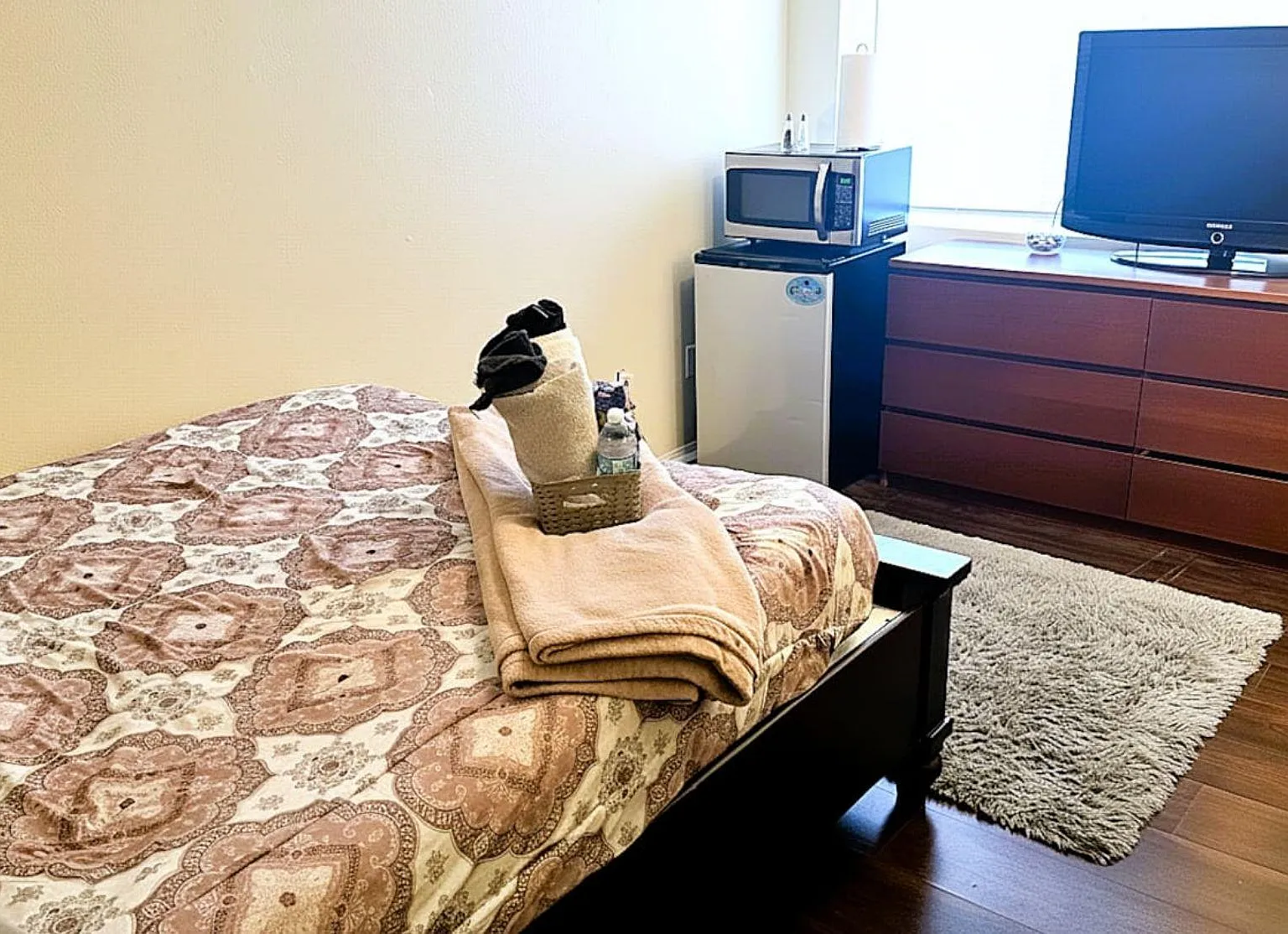 4 bed, 2.0 bath, 1850 sqft, $1,707 — Photo 2