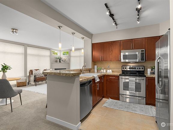 4th image of 211 Kirkland Avenue #418