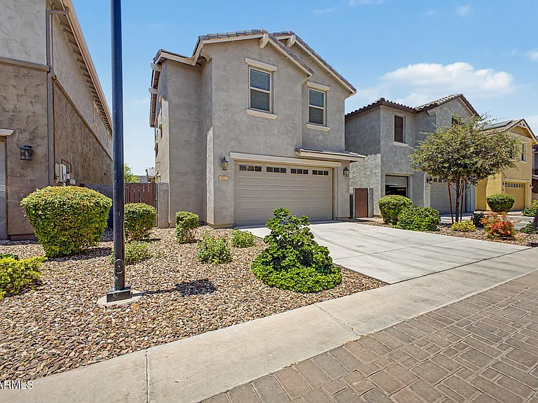 2511 S Entwistle St — Photo 32