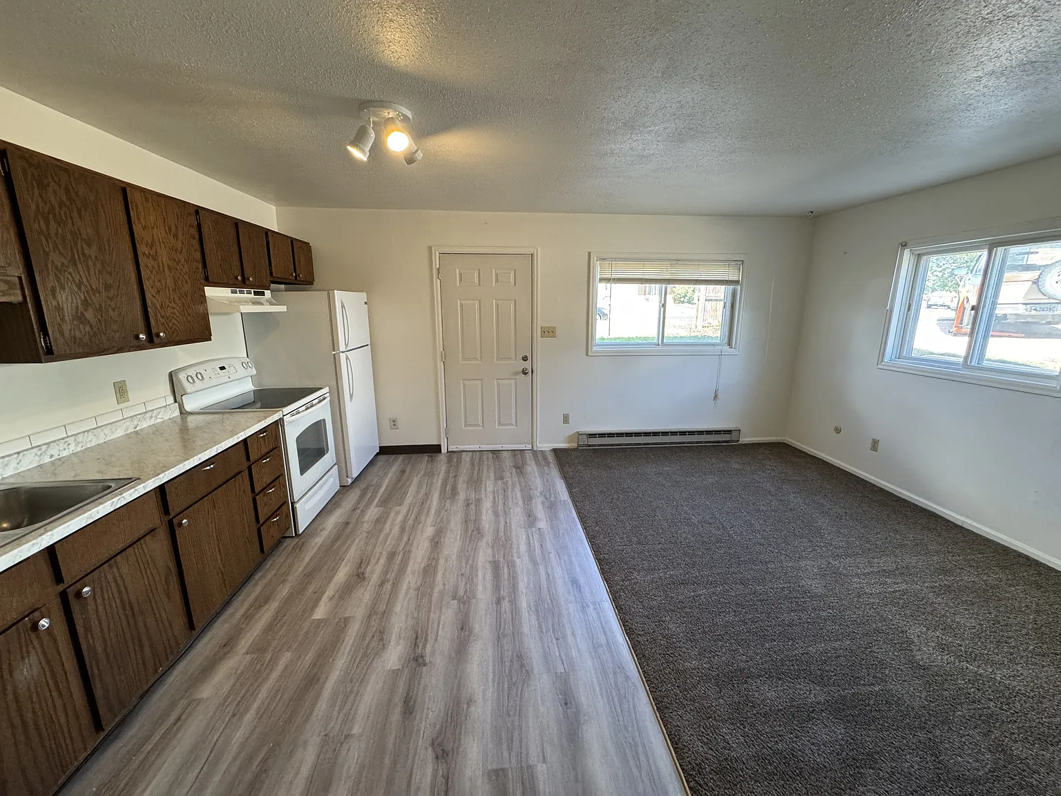5001 Point Bluff - C — Photo 3
