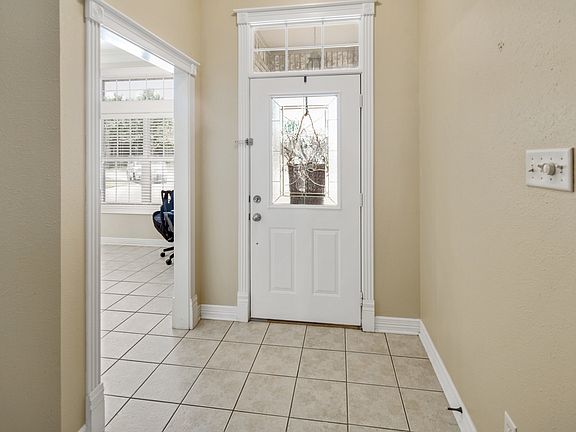 3rd image of 2203 W Mercers Lndg