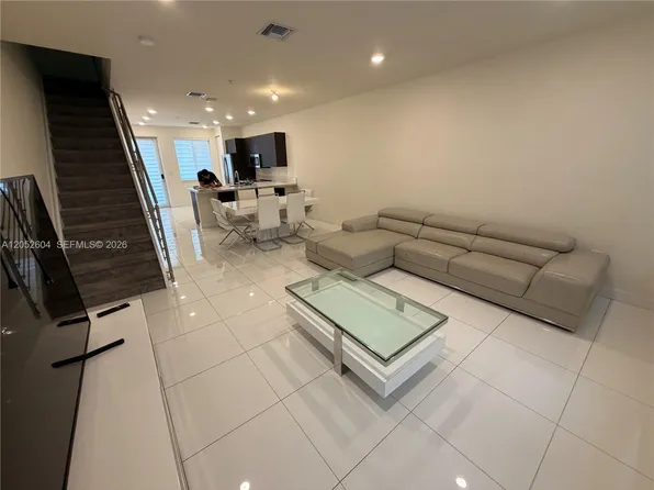 6401 NW 103rd Pl, Doral, FL