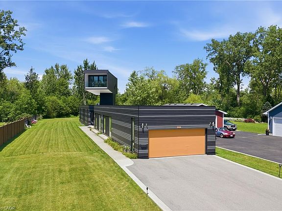 2nd image of 888 Edgemere Rd