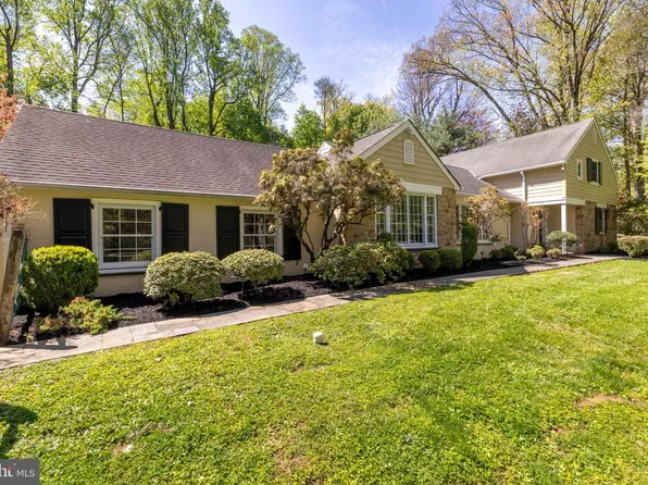 904 Andorra Rd, Lafayette Hill, PA 19444