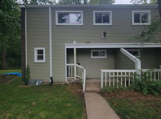 255 N Michigan St APT 84, Lawrence, KS 66044