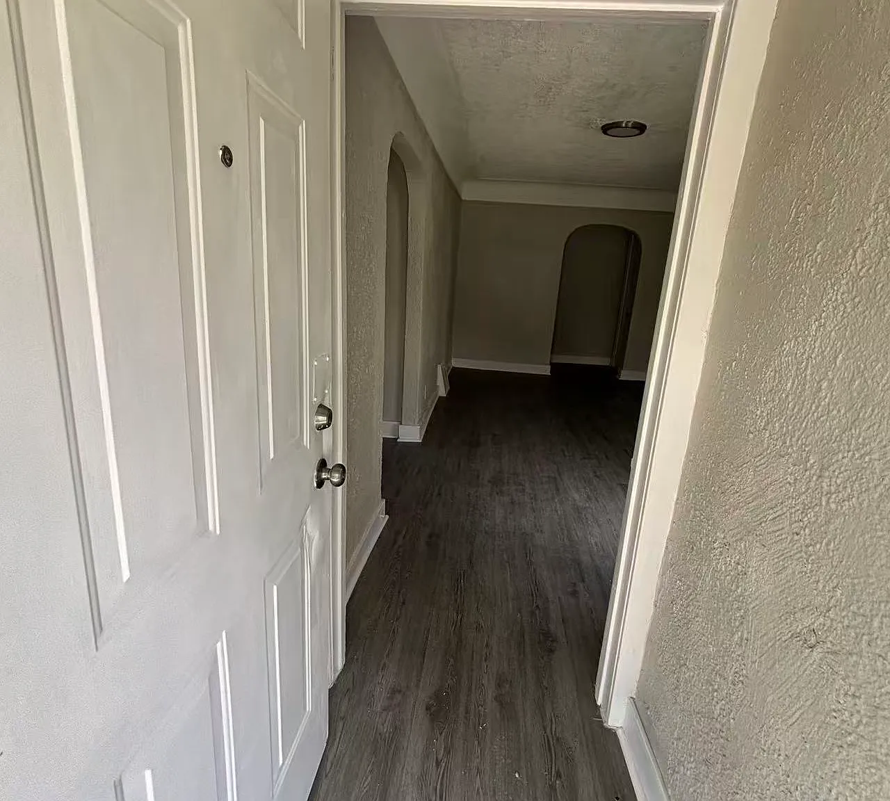 3 bed, 1200 sqft, $1,400 — Photo 4