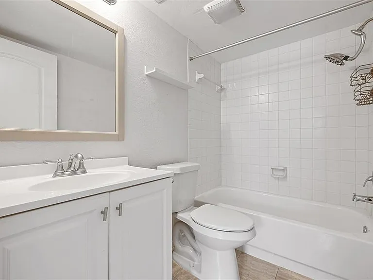 3223 Beneva Rd #101 — Photo 17