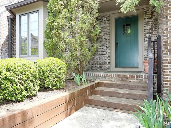 155 Ashley Pl, Park Ridge, NJ 07656