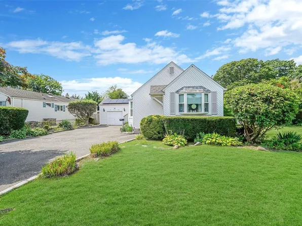 120 Winganhauppauge Road, Islip, NY 11751