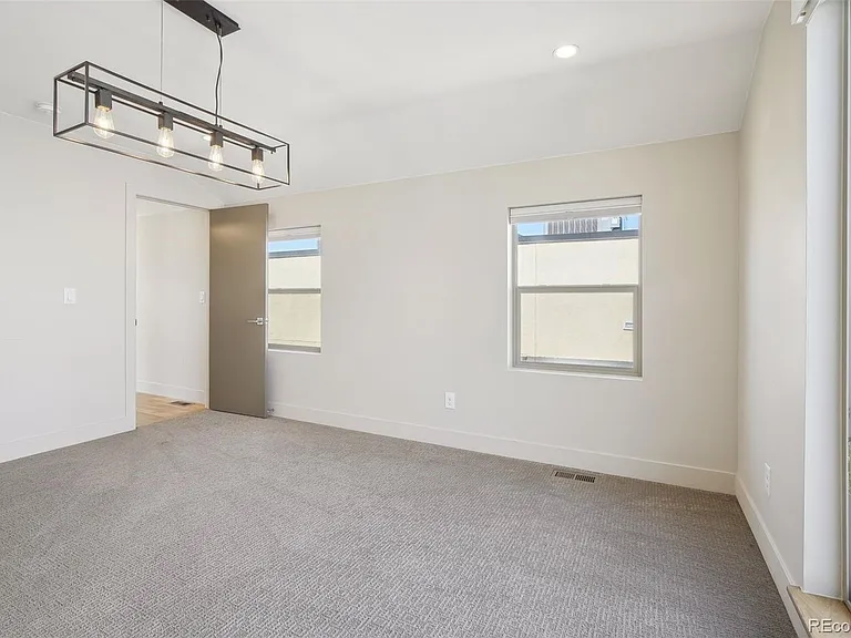 1386 Zenobia St — Photo 38