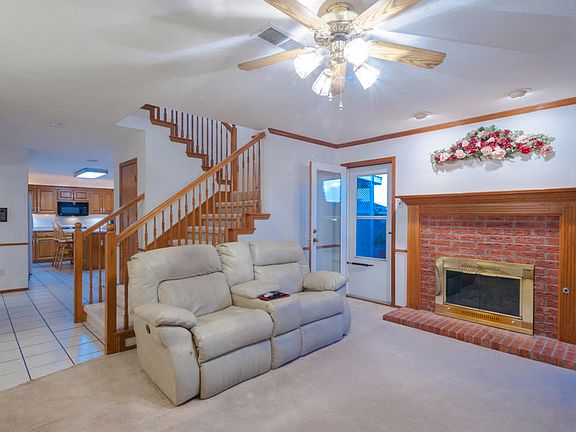 4th image of 8443 Vista Verde Pl NW