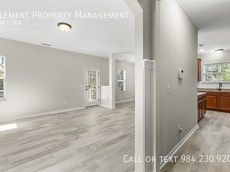 240 Quailwood Dr — Photo 6