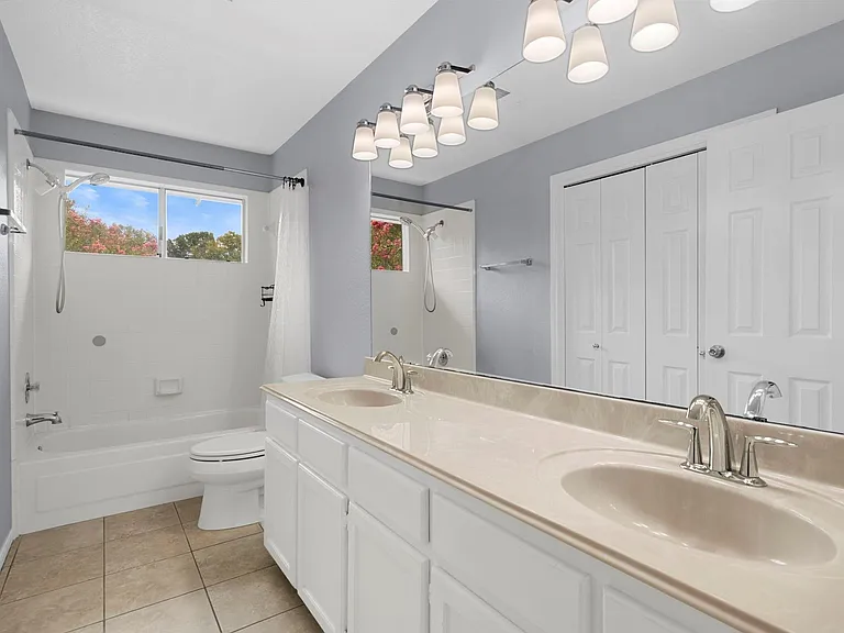 1431 N Medio River Cir — Photo 21