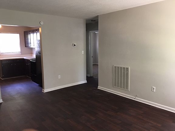 5th image of 200 Stewart Dr APT 24