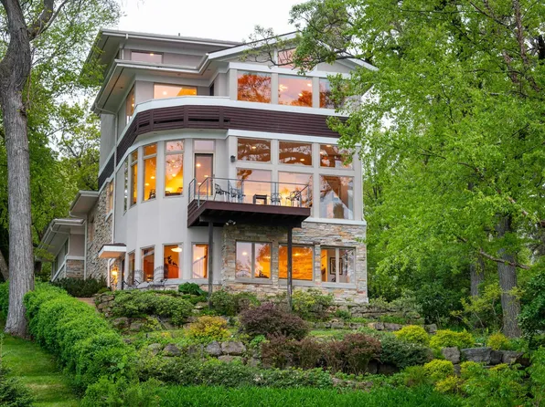 5040 Lake Mendota Dr, Madison, WI 53705
