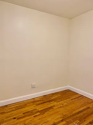 Rented by EXR | media 7