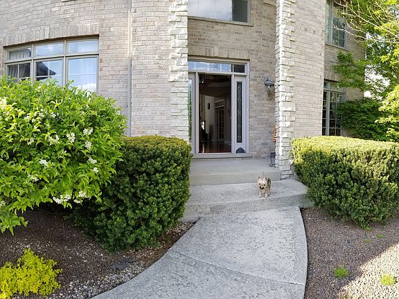 3rd image of 10900 Caribou Ln