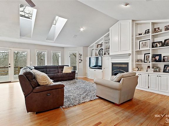 5th image of 11898 Oak Hills Dr