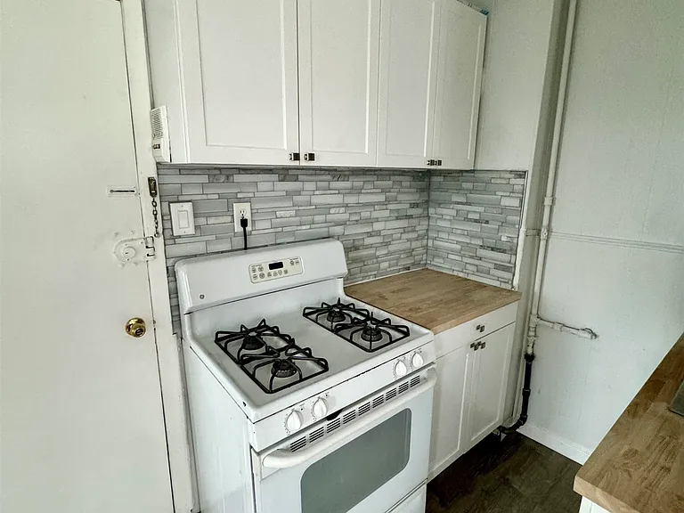 359 Avenue E #4 — Photo 5
