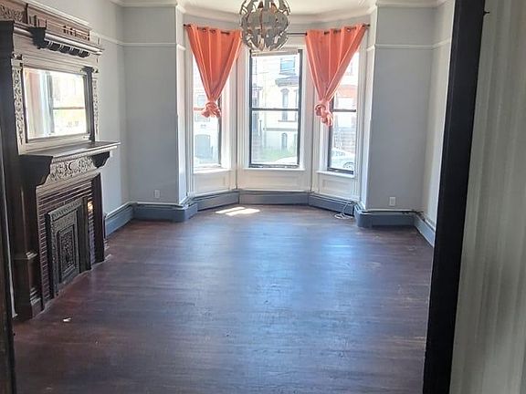 2nd image of 300 Liberty St APT 1