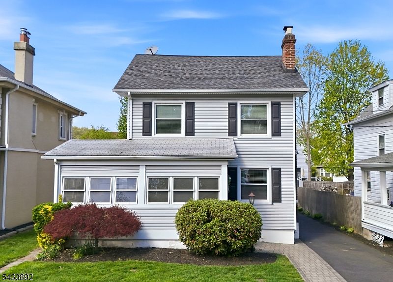 1st image of 65 Carteret St