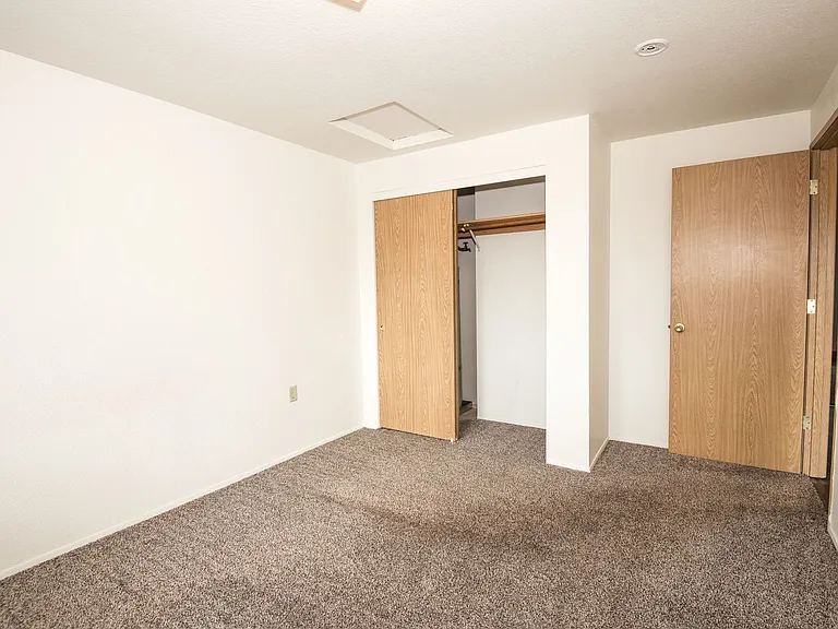 Rivercrest Apartments — Photo 14