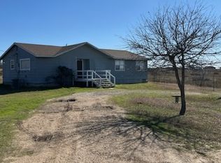 1044 Lcr 114, Axtell, TX 76624
