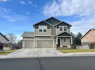 2110 NW Dawn Dr, Hermiston, OR 97838