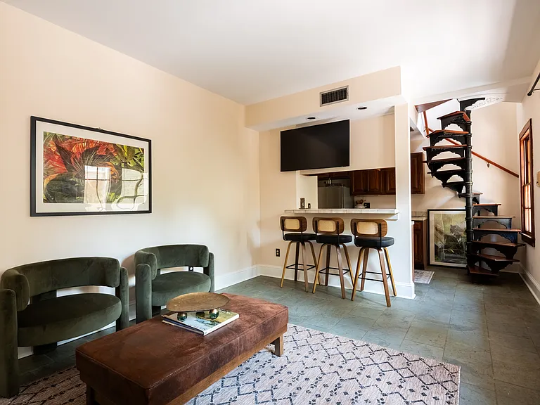 1018 Bienville St — Photo 8
