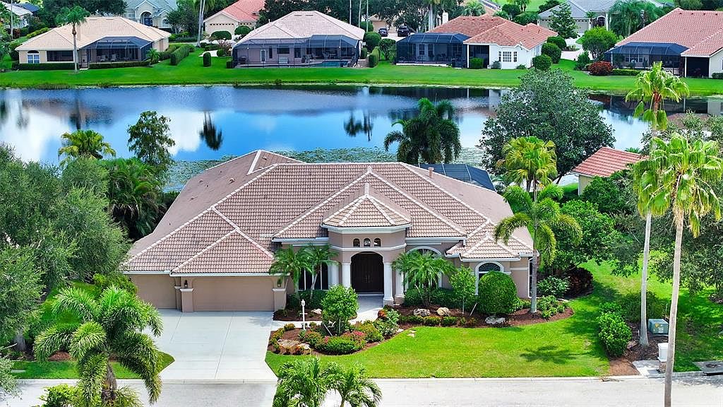 7913 Royal Queensland Way