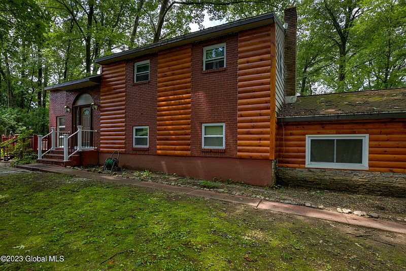 3rd image of 47 Forest Avenue