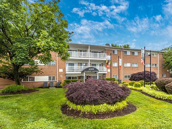 Outside Leasing Office | Avenue Apartments | Apartments in Forestville, MD