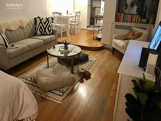 Rented by Sotheby's International Realty | media 7