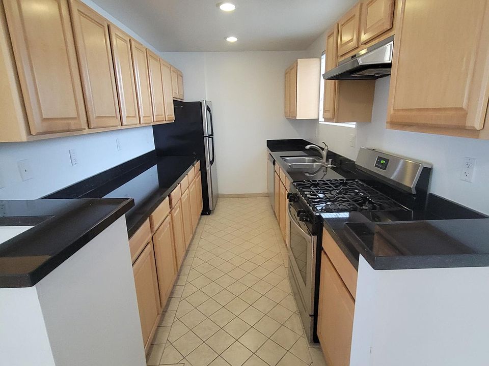 1st image of 1033 3rd St #208A