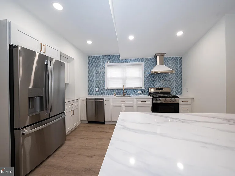 717 Miller St — Photo 10