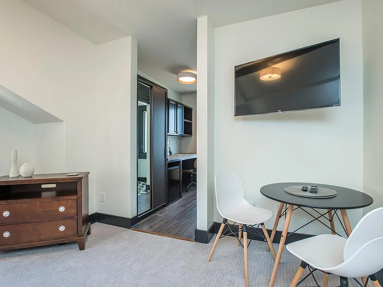 1208 Elmwood Ave — Photo 19