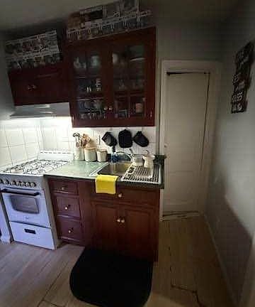 2nd image of 179 Broadway #1L
