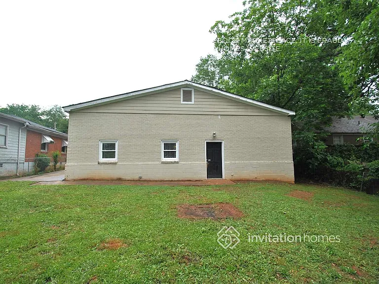 692 Quillian Ave — Photo 9