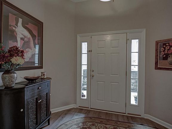 Foyer 248 Camellia