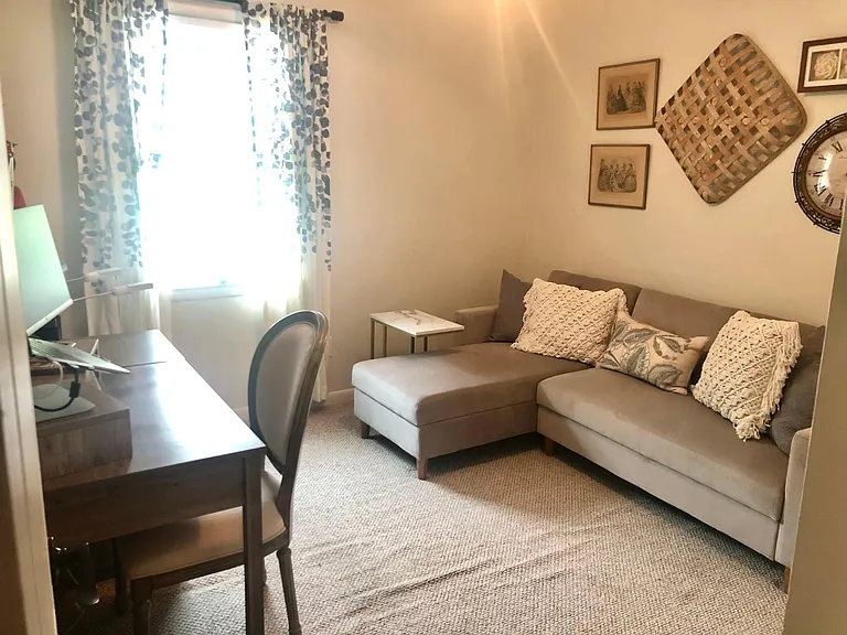 415 Carriage Ln — Photo 12
