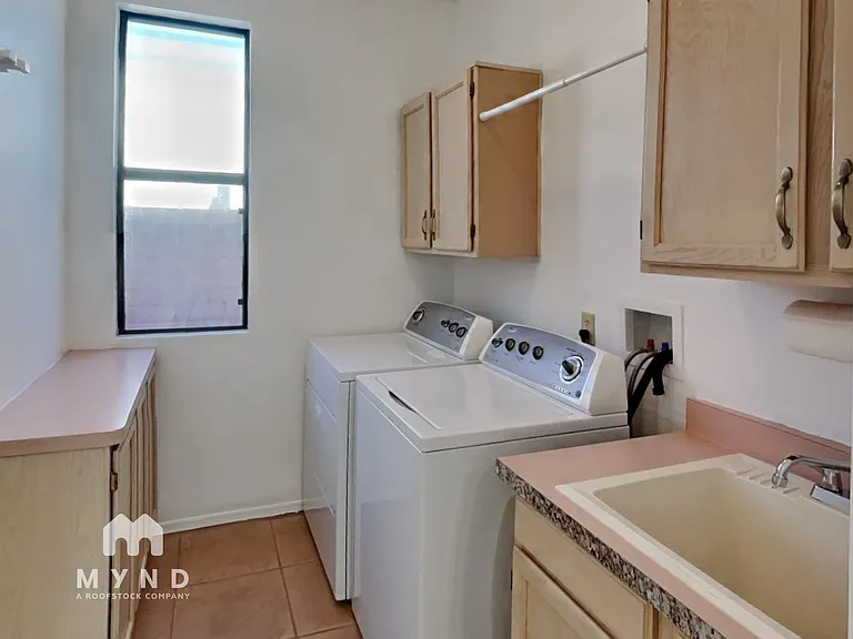 1606 W Calle Del Ducado — Photo 19