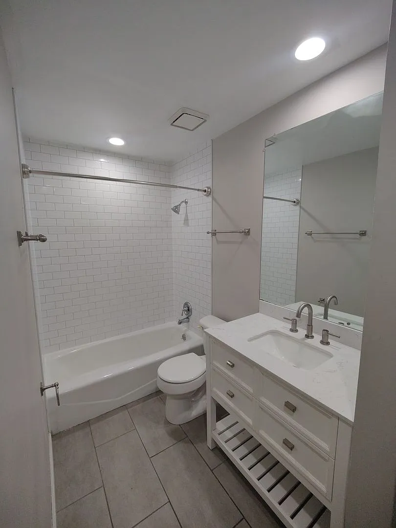 Clean, Bright & Beautifully Maintained 2BR/1BA in Shaw/Botanical! — Photo 3