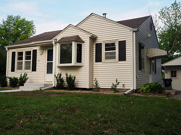 2nd image of 2431 S 35th St