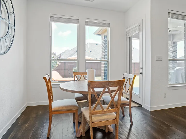 525 Overton Ave — Photo 10