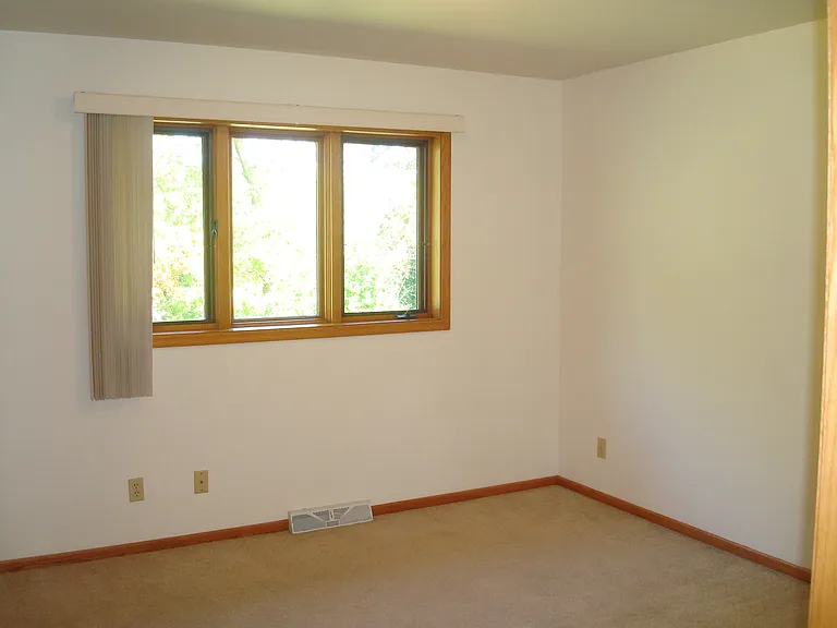 N26W26334 Quail Hollow Rd #B — Photo 10