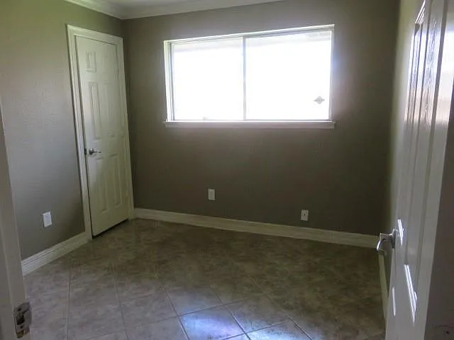8811 Burford Ln — Photo 15