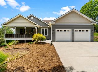 169 Justice Ridge Rd, Candler, NC 28715