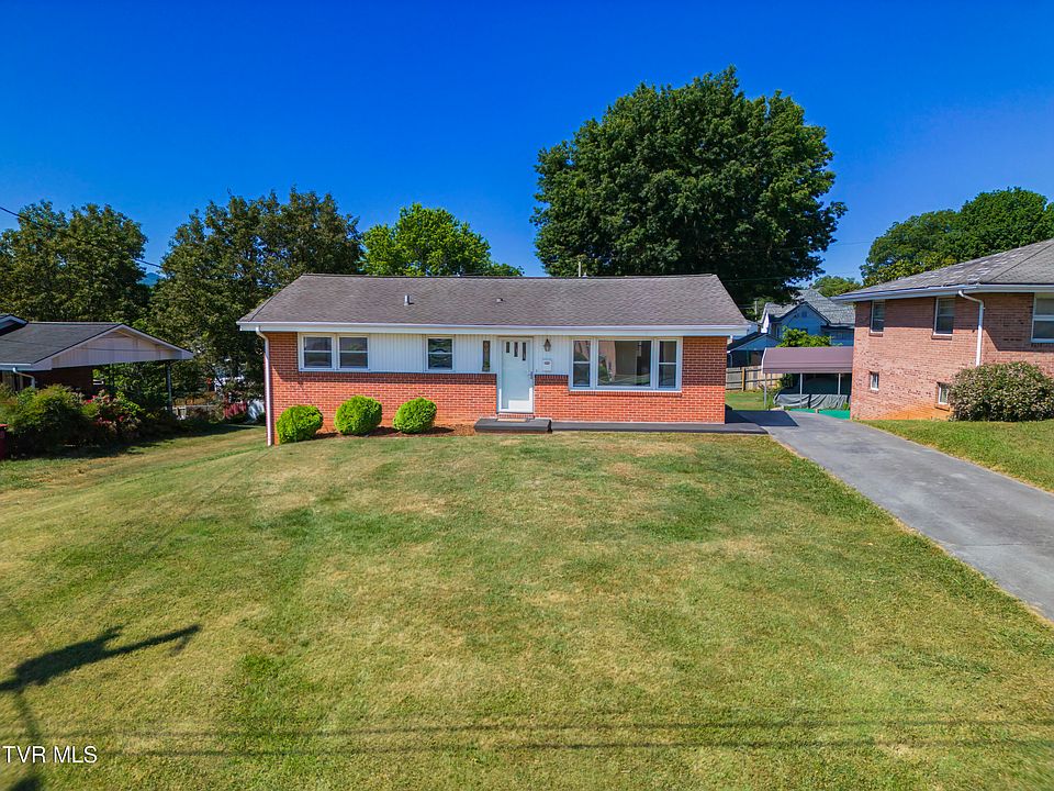 1st image of 605 Wendover Dr