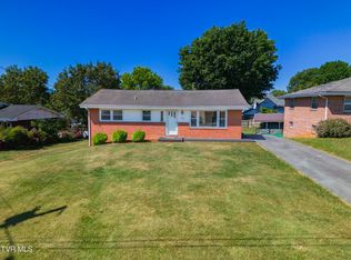 605 Wendover Dr, Johnson City, TN 37604